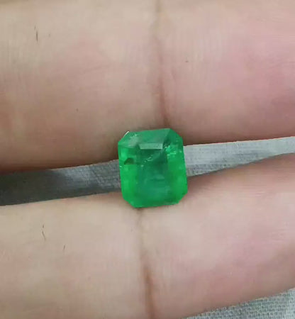 2.58ct Vivid Green Swat Emerald, 100% Natural Gemstone