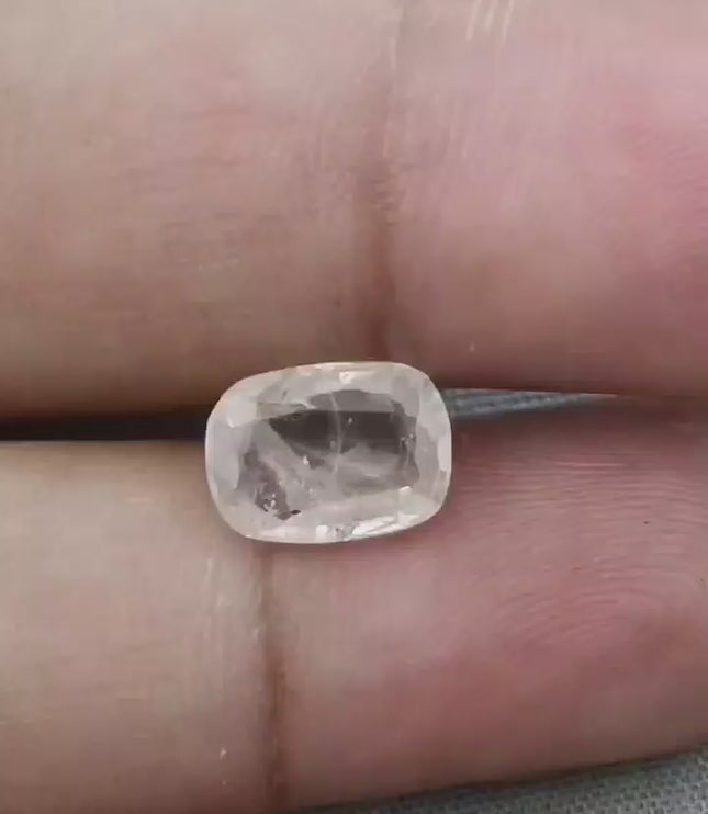 IGI Certified 3.05ct Padparadscha Sapphire, natural untreated