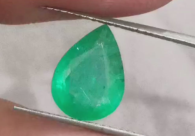 GSI Certified 2.55ct Medium Green Zambian Emerald, 100% Natural Earth Mined Gemstone