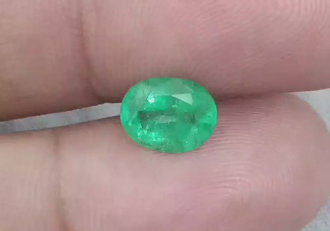 GSI Certified 1.90ct Vivid Medium Green Emerald