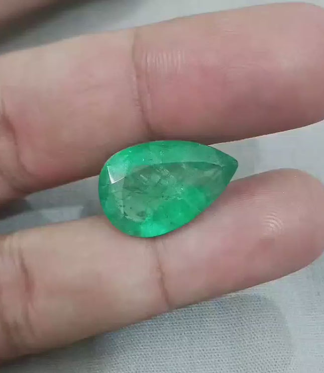 Certified 13.47ct Natural Swat Emerald