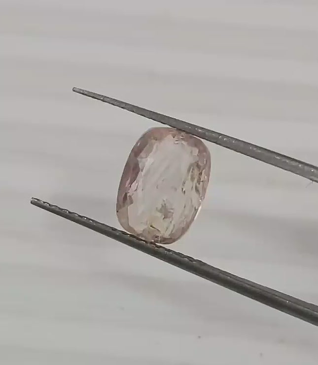 3.05ct Untreated Natural Padparadscha Sapphire, IGI Certified.