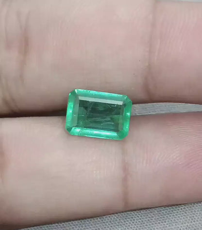 GSI Certified 3.05ct Zambian Emerald, 100% Natural Gemstone