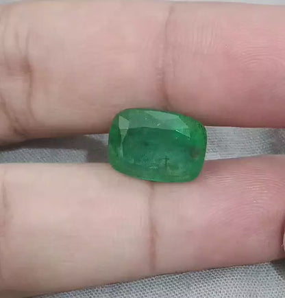 8.59ct Deep Green Swat Emerald, 100% Natural Gemstone