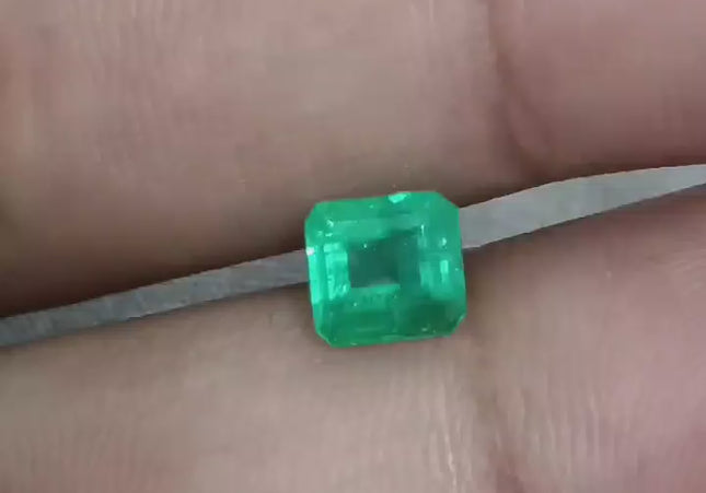 GSI Certified 1.47ct Medium Deep Green Emerald , 100% Natural Earth Mined Gemstone
