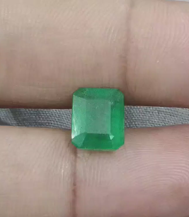 GSI Certified 4.17ct Velvet Green Emerald Natural Earth Mined Gemstone