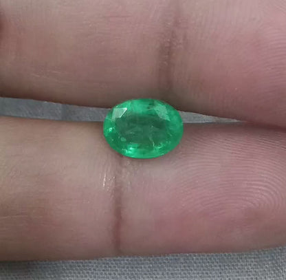 GSI Certified 2.62ct Vivid Green Zambian Emerald, 100% Natural Gemstone