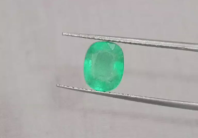 GSI Certified 1.56ct Colombian Emerald.