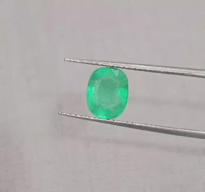 GSI Certified 1.56ct Colombian Emerald, 100% Natural Gemstone