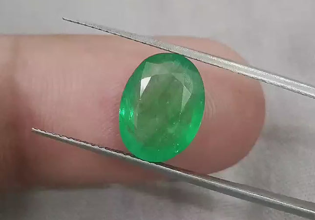 4.13ct Vivid Green Emerald Certified by GSI