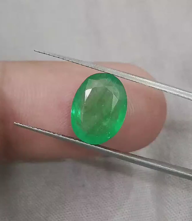4.13ct Vivid Green Panjshir Emerald Certified by GSI