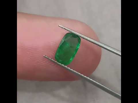 0.90ct GSI Certified Medium Deep Green Zambian Emerald