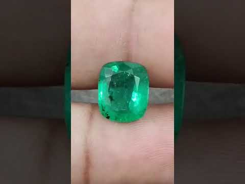 4.25ct Natural Zambian Emerald, Cushion Cut Minor Oiled Loose Gemstone