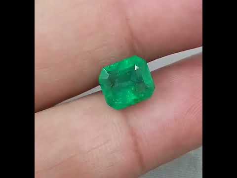 GSI certified 3.01ct medium deep vivid green Zambian emerald