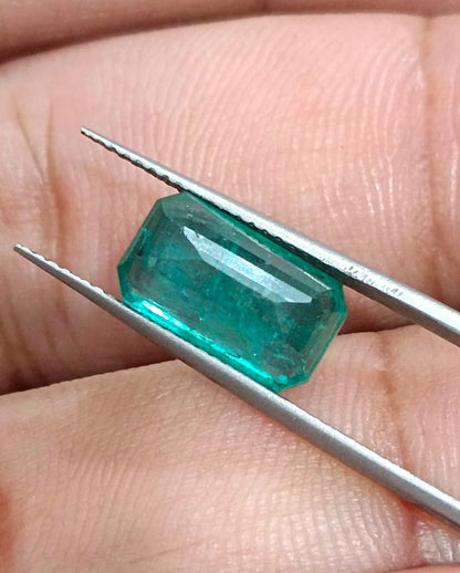 GSI Certified 3.24ct Zambian Emerald , 100% Natural Earth Mined Gemstone.