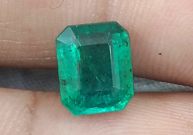 GSI Certified 2.28ct Medium Green Zambian Emerald, Natural Gemstone