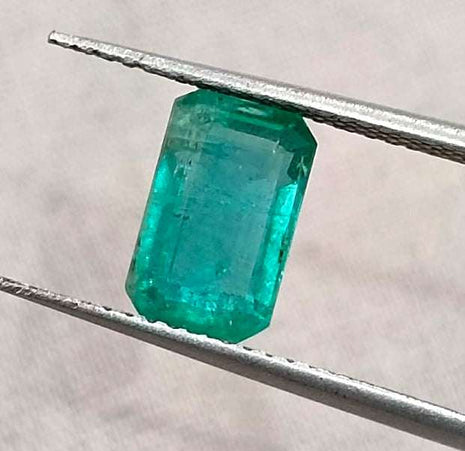 GSI Certified 1.83ct Medium Green Zambian Emerald Minor Oiled Loose Gemstone