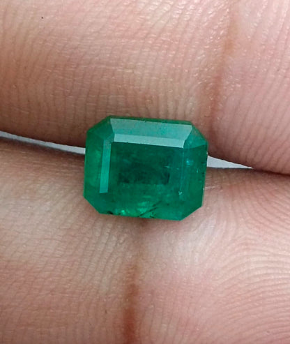 2.55ct Deep Green Emerald , 100% Natural Earth Mined Gemstone