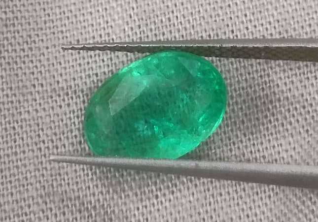 2.57ct GSI Certified Neon Green Zambian Emerald Minor Oiled Loose Gemstone