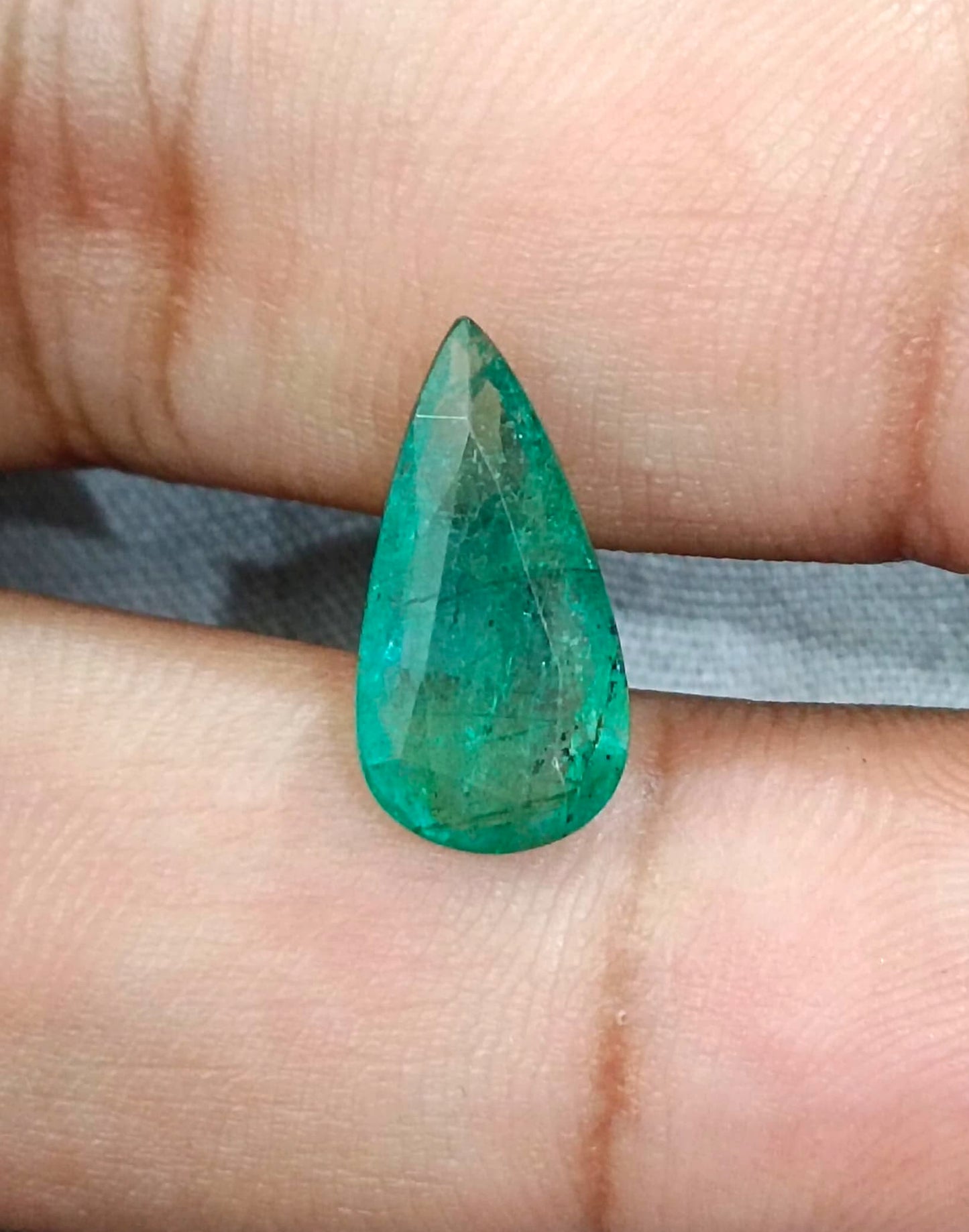 3.07ct Zambian Emerald, 100% Natural Earth Mined Gemstone.