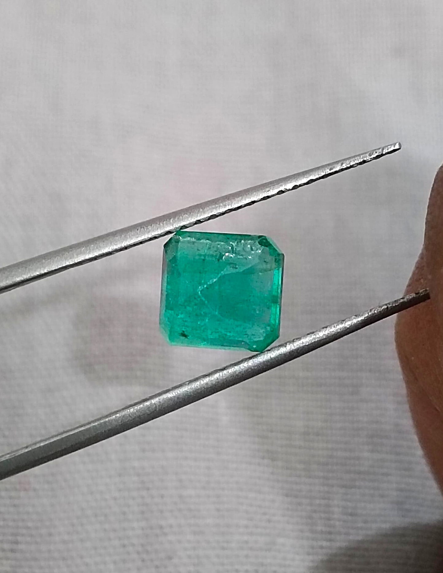 GSI Certified 1.47ct Medium Deep Green Emerald , 100% Natural Earth Mined Gemstone