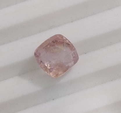 4.66ct IGI Certified Sunrise Padparadscha Sapphire , 100% Natural Untreated Gemstone