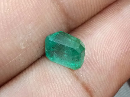 2.11ct Zambian Emerald , 100% Natural Earth Mined Gem.