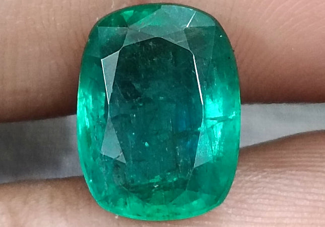 5.36ct Natural Zambian Emerald, Deep Pure Green Cushion Cut Minor Oiled Loose Gemstone.