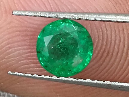 Zambian Emerald 0.88ct Vivid Green Round Cut Natural Gemstone