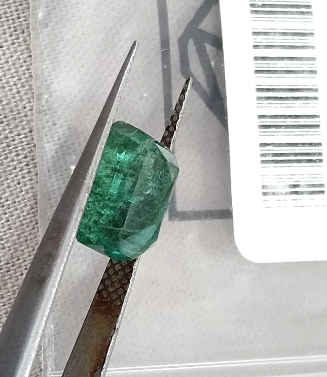 GSI Certified 2.69ct Zambian Emerald, 100% Natural Earth Mined Gemstone