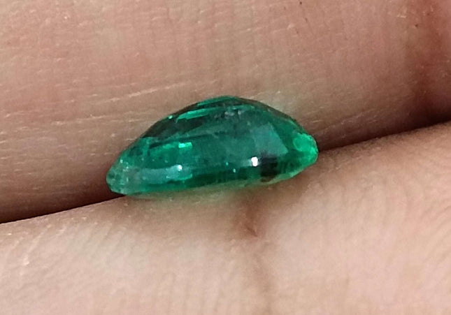 GSI Certified 1.24ct Vivid Green Oval Cut Zambian Emerald Minor Oiled Loose Gemstone