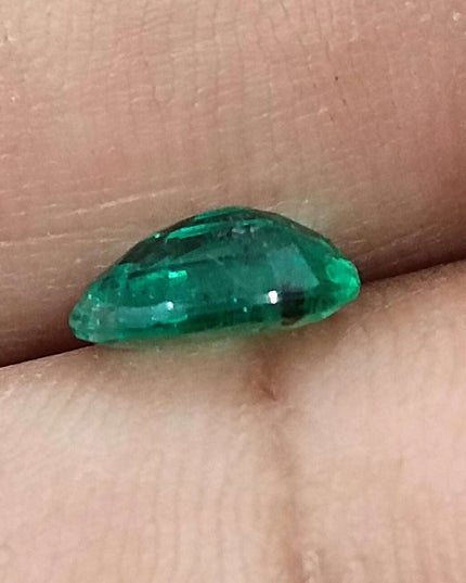 GSI Certified 1.24ct Vivid Green Oval Cut Zambian Emerald Minor Oiled Loose Gemstone