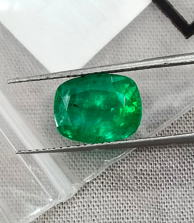 3.16ct Swat Emerald, Certified Natural Vivid Green Stone
