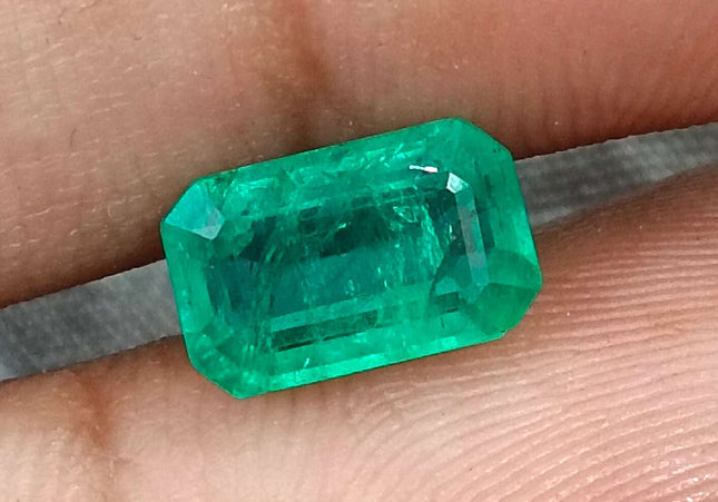 GSI Certified 2.18ct Medium Light Green Panjshir Emerald Minor Oiled Loose Gemstone