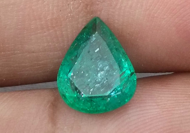 GSI Certified 2.65ct Medium Deep Pure Golden Green Natural Emerald Loose Gemstone