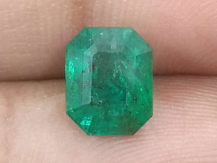 2.36ct Certified Zambian Emerald stone.