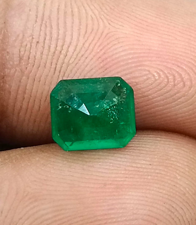 Swat Emerald 1.85ct Natural Certified Velvet Green Octagon Cut Loose Stone