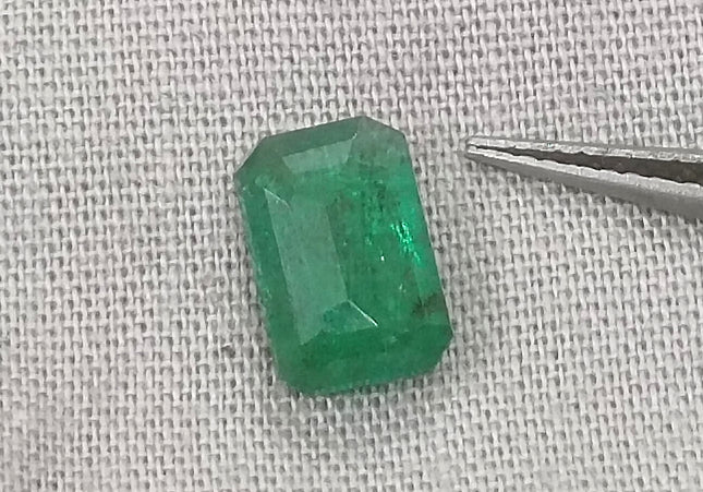 GSI Certified 1.63ct Medium Deep Green Natural Emerald Minor Oiled Loose Gemstone