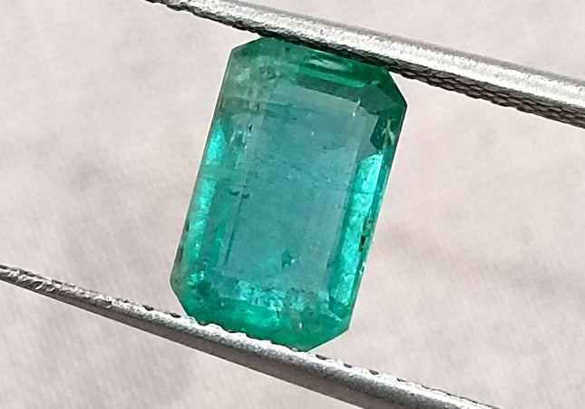 GSI Certified 1.83ct Medium Green Zambian Emerald Minor Oiled Loose Gemstone