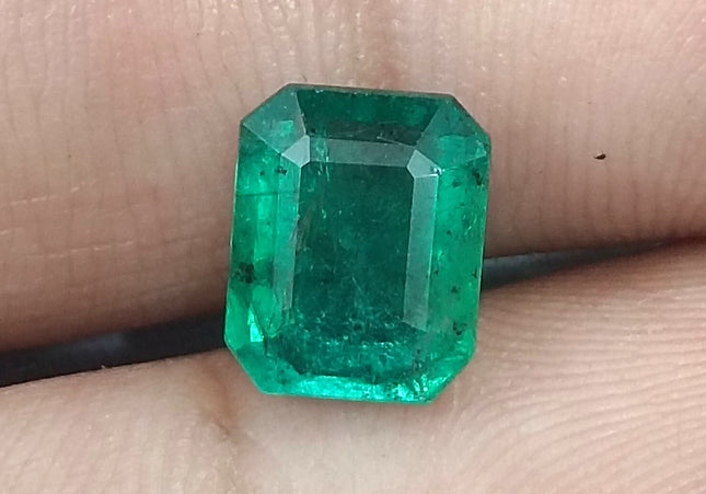 GSI Certified 2.28ct Medium Green Zambian Emerald, Natural Gemstone