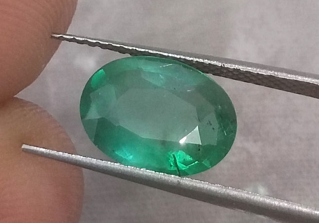 GSI certified 1.98ct Medium Green Natural Zambian Emerald Minor Oiled Loose Gemstone