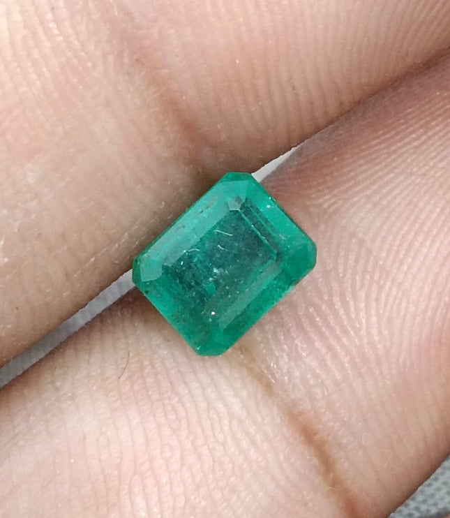 2.11ct Zambian Emerald , 100% Natural Earth Mined Gem.