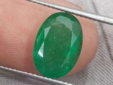 Zambian Emerald 4.09ct  Natural Certified Oval Cut Medium Green Loose Stone