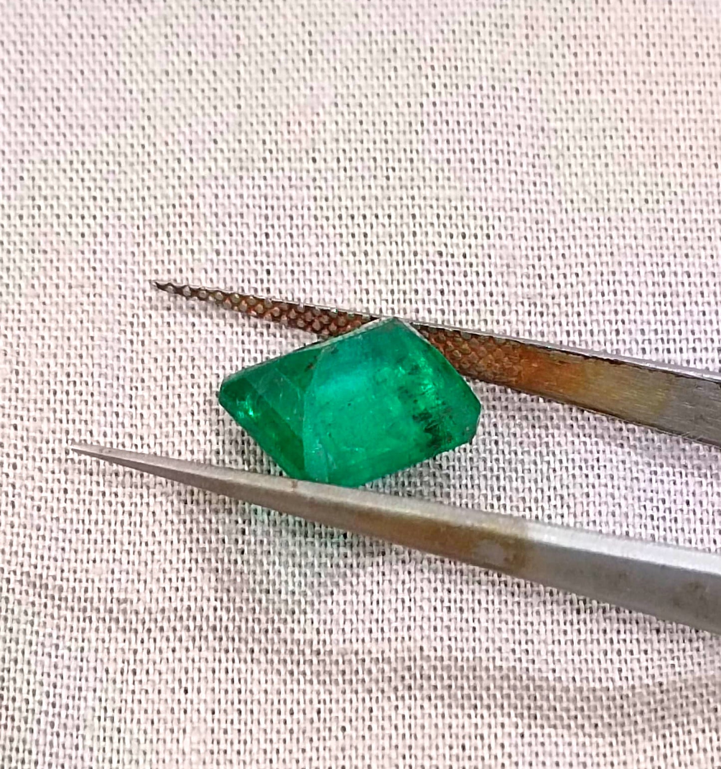 3.33ct Top Golden Green Swat Emerald, 100% Natural Gemstone