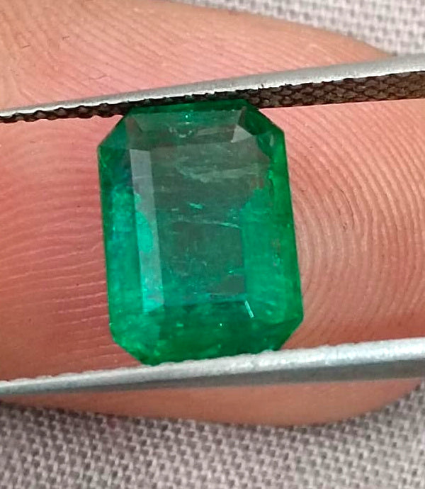 High Quality Natural Zambian Emerald 2.50ct Vivid Deep Green Minor Oiled Gemstone