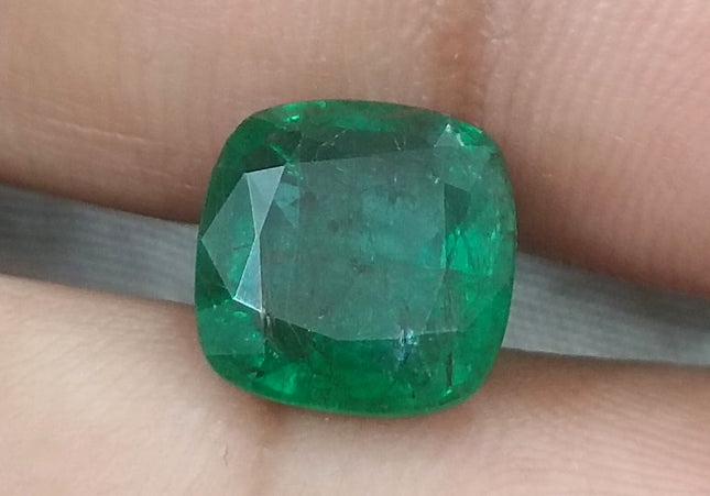 GSI Certified 3.38ct Deep Vivid Green Natural Emerald Minor Oiled Loose Gemstone