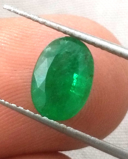 1.72ct GSI Certified Vivid Green Oval Cut Zambian Emerald Minor Oiled Loose Gemstone