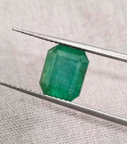 2.55ct Deep Green Emerald , 100% Natural Earth Mined Gemstone