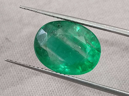 Swat Emerald 5.72ct Vivid Green Certified Natural Oval Cut Stone.