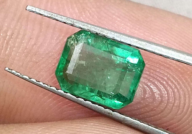 GSI Certified 1.62ct Medium Green Zambian Emerald Minor Oiled Loose Gemstone